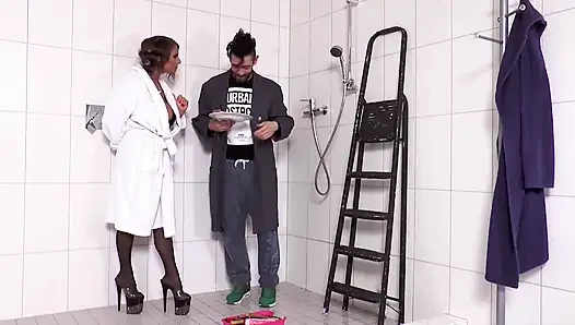 Seksi Suzy büyük yarakla gerçek zevkte kayboldu