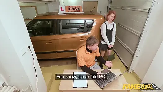 Kızıl saçlı sürücü kursu ofisinde sikiliyor - fake driving school