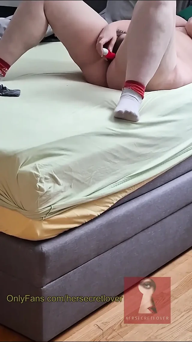 Kocamın En Iyi Arkadaşı Beni Çaresiz Bir Sürtük Gibi Sikiyor