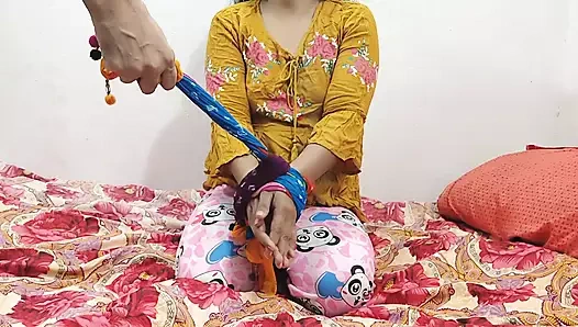 Hintli desi kız arkadaş otel odasında açık havada sikişiyor