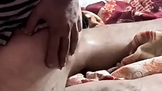 Seksi Üvey Kız Kardeşi ve En İyi Arkadaşı ile Sürpriz Üçlü