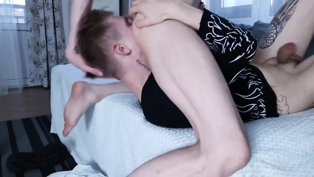 İki iri güzel kadının tutkulu seksi