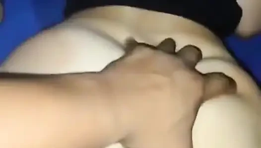 Karım evimizde komşusunun sikini sikiyor