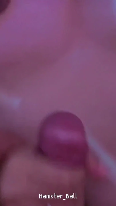 "Taylandlı üvey kız kardeşim boşalana kadar şehvetimi tatmin ediyor" dan epik an