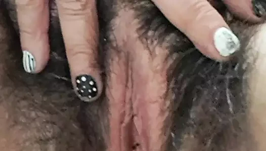 Sıcak anne vücut ve dağlık delik gösterir