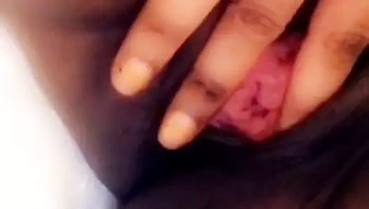 Büyük yaraklarını benim siyah Afrika kedime koy