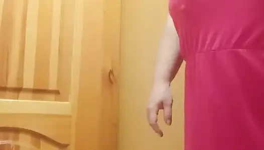 Bir komşu ziyarete geldi ve sikimi emiyor ağzıma boşalıyor