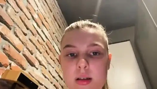 Incredible squirting in the gym