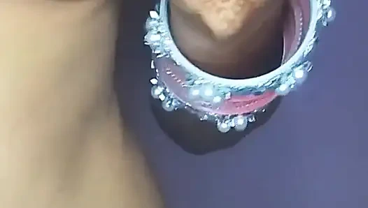 Hintli kız ilk kez mastürbasyon