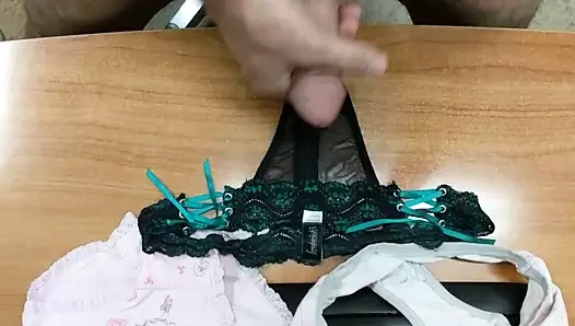 Güzel külota boşalma yeşil dantelli külot