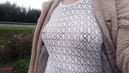 File üstünde yürüyen sütyen yok