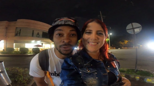 Sokakta yemek satın alan kızı tavlıyor yaramaz kaltak banyoda yarağımı yakalıyor - jhodez1