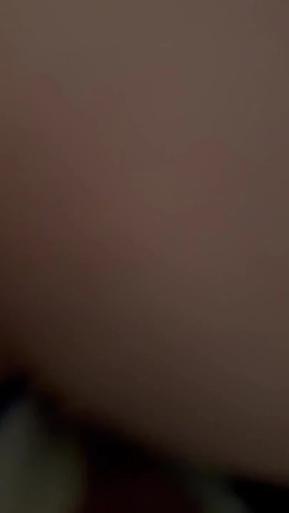 Üvey anneyi sert ama şehvetli bir şekilde sikiyor