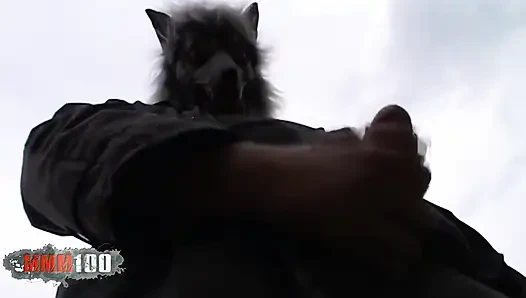 Lesly : lezly kiss büyük kötü kurtla küçük kırmızı başlıklı kızı oynuyor