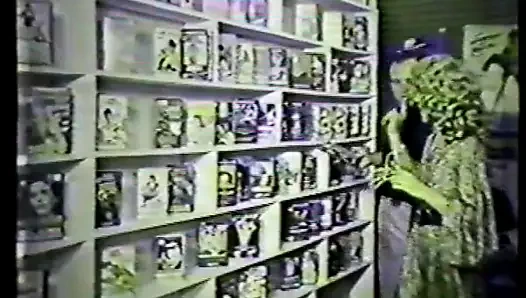 Yunan porno lipisoyme ponao (1986)