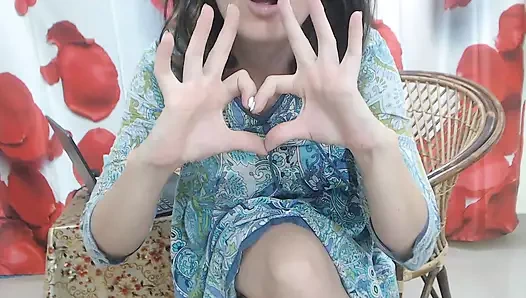 Bolly_Karma_316 _ göğüslerini göster, oral seks