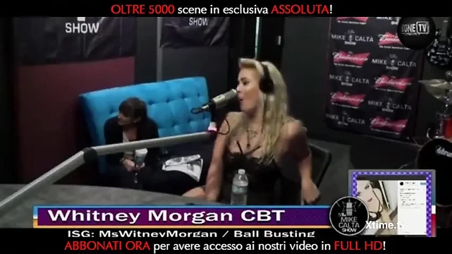 Andrea Dipre очень горячая вживую на радио!