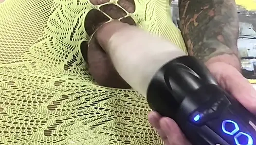 Büyük yarak kırbaçlama ve dönen oyuncak