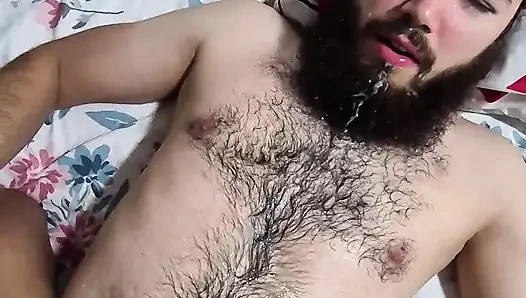 Komşumun Sakalındaki Göğüslerimden Süt