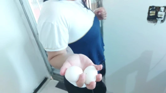 Komşum Jennyfer benden yumurta istemeye geliyor!