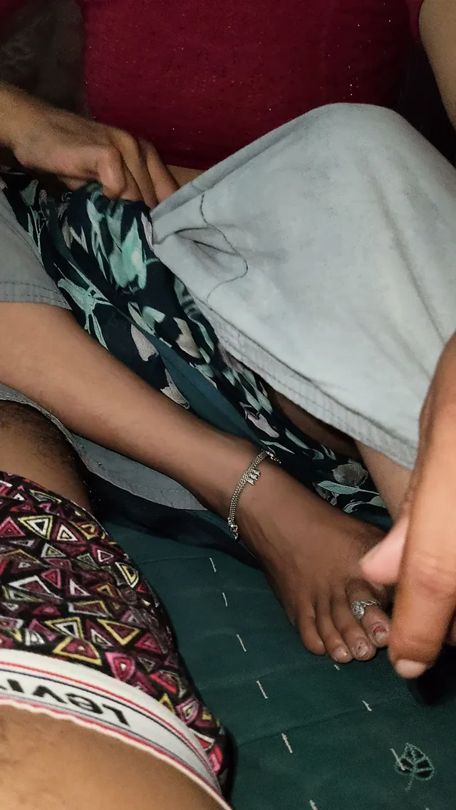 Üniversite öğretmeni ilk seferde sik yalayıp sert sikişiyor