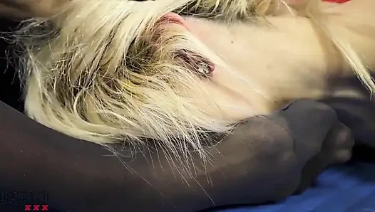 Mecburi naylon çorap ayak kokulu kavga - siyah naylon çoraplarımla siyah ayaklarımı kokla!