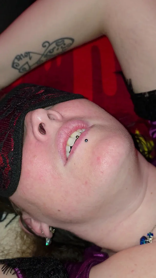 İki kadın için seks oyuncağı