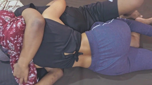 Sikimi Amcığına Girmek Ve İçeri Boşalmamı İsteyen Kayınbirader.