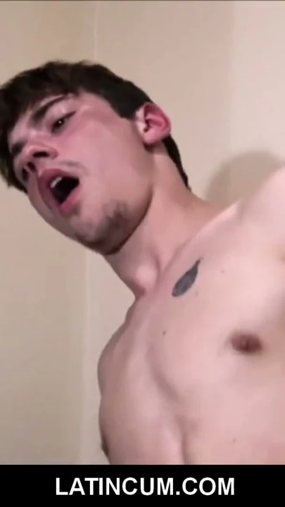 Sevimli genç amatör latino twink seks için nakit pov | Klip 2