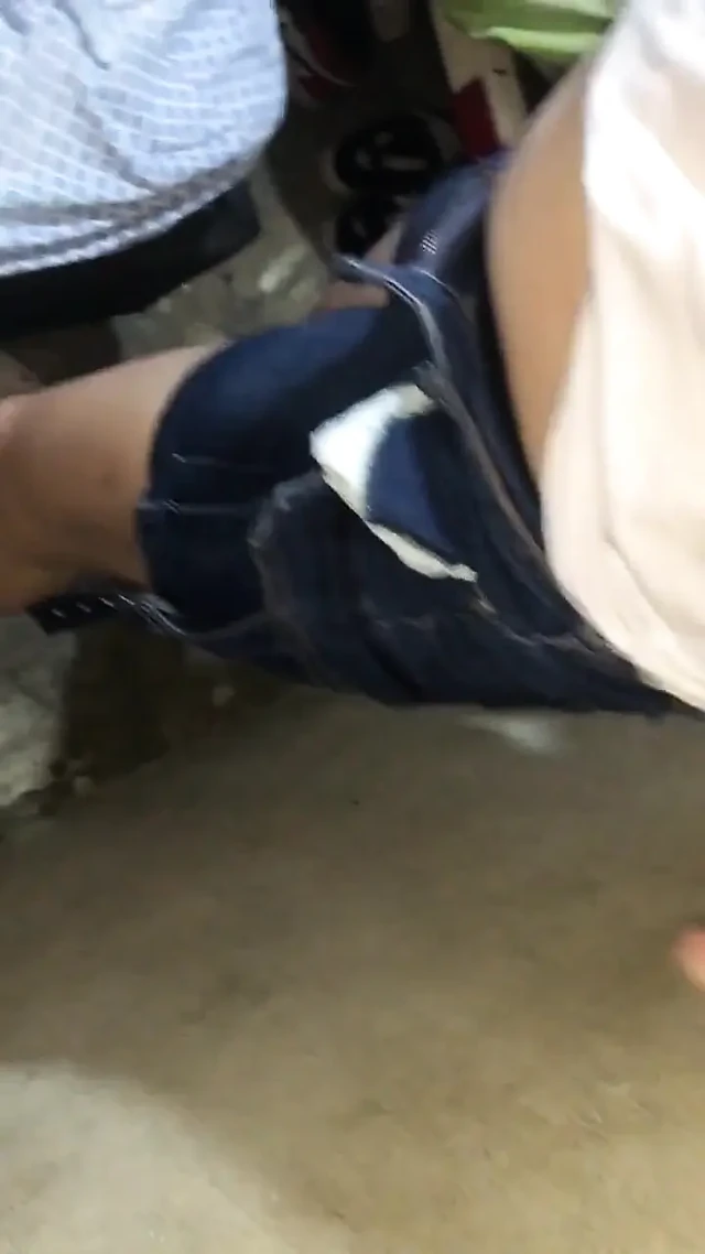 Evli MILF bana şöyle diyor: Hadi atlayalım