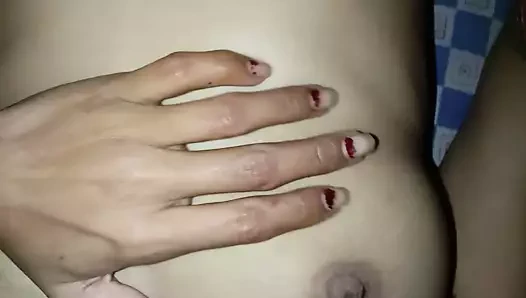 Benim Hintli desi meme ucu amcığını yuhlıyor