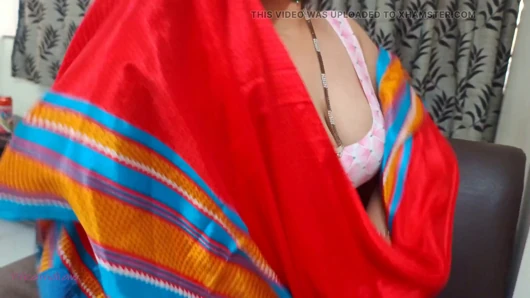 Ateşli Hintli seksi genç kız saree blause ateşli baştan çıkarıyor