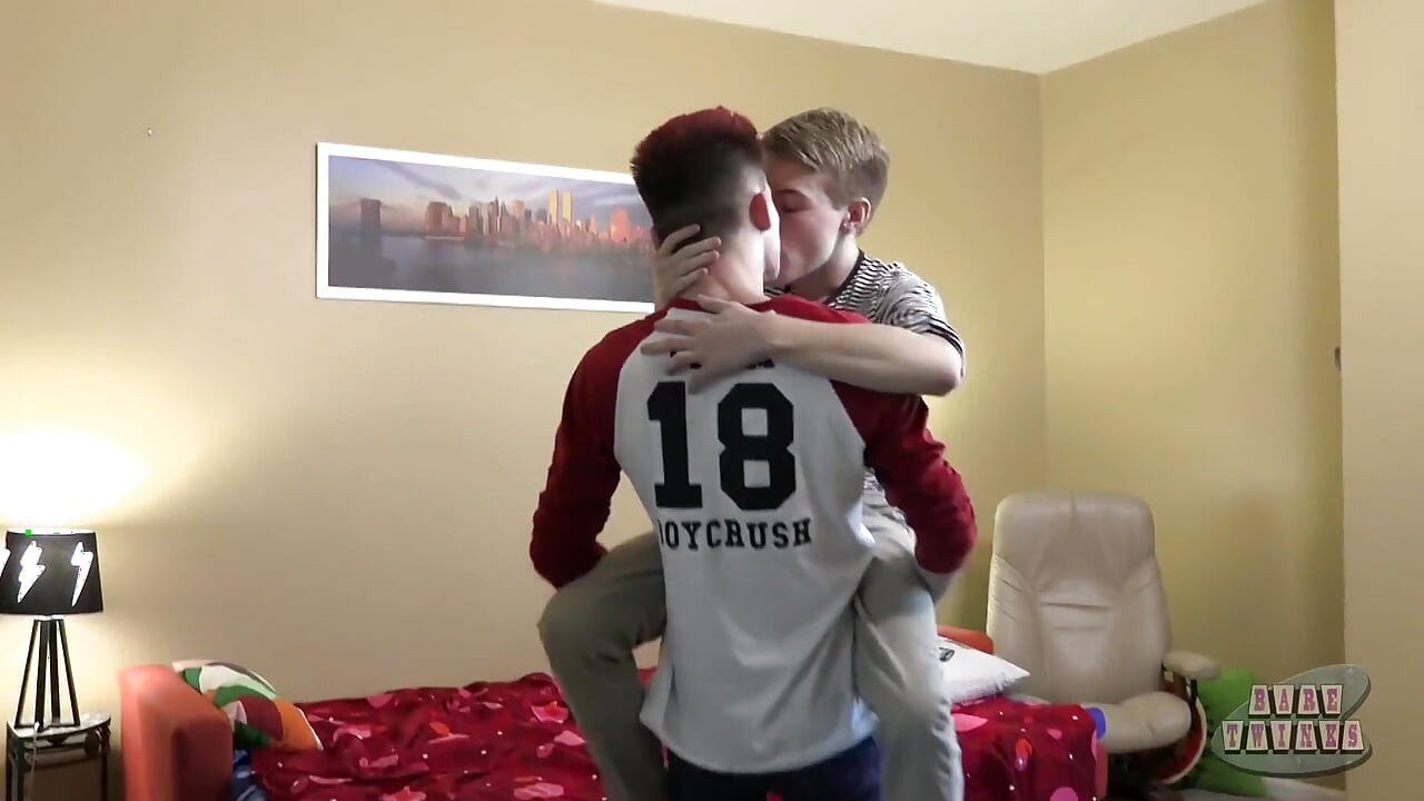 Prezervatifsiz bir twink kancası