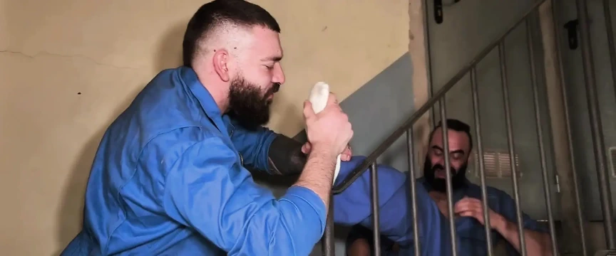 Kokmuş işçiler. Terli musky peynirli adam kokar sidik fetişi