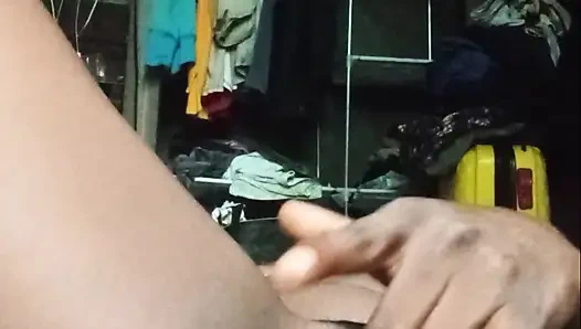 Alman anne edepsiz tina büyük yaraklı büyük zenci yarağı ve gırtlağına kadar alıyor