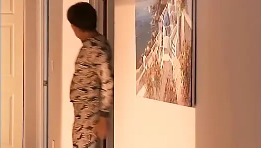 Fışkırtma çeşmesi parmaklanan sarışın amcığından patlıyor