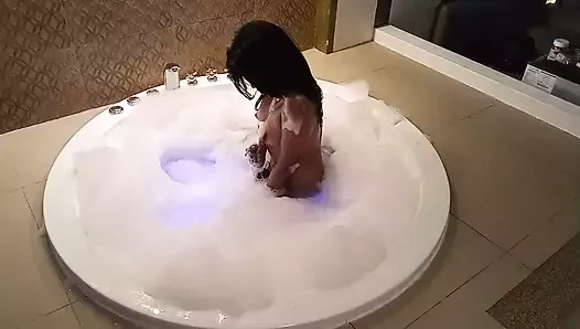 Esta chamita le doy tan rico que ya no aguanta sus piernas y se desploma  enlechadita le encanta que se la Heche dentro