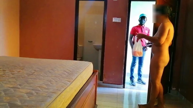 Обслуживание в гостиничном номере постучал к нашей двери и трахнул мою жену - фантазия куколда