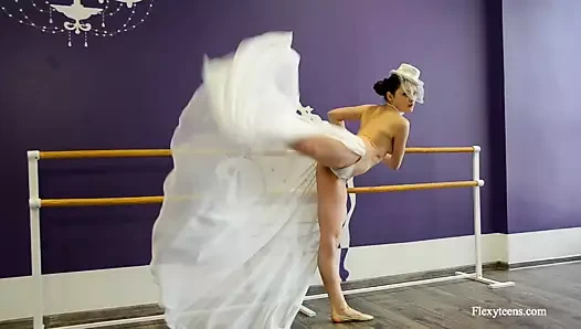 Irina brovkina jimnastik yeteneklerini gösteriyor