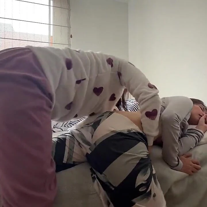 Lezbiyenler arasında sabah seksi