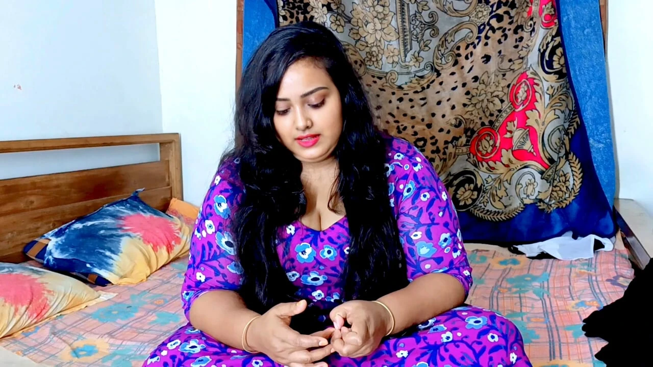 Morjenabb. Meninas indianas são muito excitadas sexualmente, então eu dei a elas o prazer que queriam. Quente xxx conversa suja