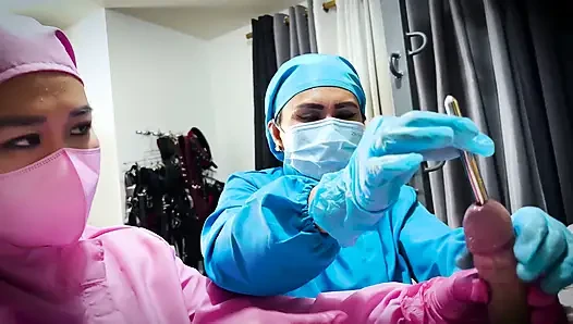 2 zalim hemşire tarafından mumyalanıyor ve işkence ediliyor