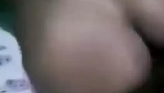 Negra gostosa gemendo ve rola