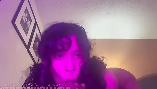 Bir yüze boşalmadan önce pratik yapıyor