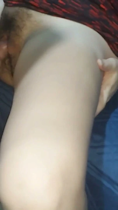 Üvey annem bacaklarını açıyor ve ilk kez onu kedi içine sokmama izin veriyor, birinci bölüm | Klip 1