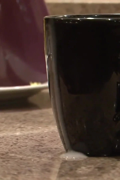 Üvey anne orta yaşlı seksi kadın Brittany Bardot üvey oğlu Juan Lucho ile sikişiyor