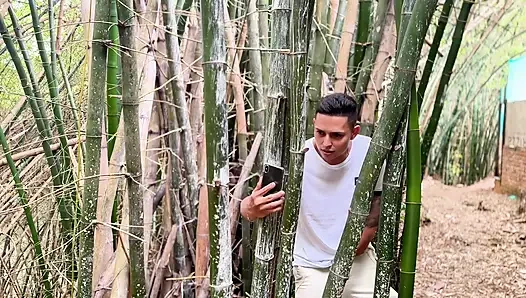 Ormanda anal seks: kitty dj'in dev götü açık havada sınır tanımıyor