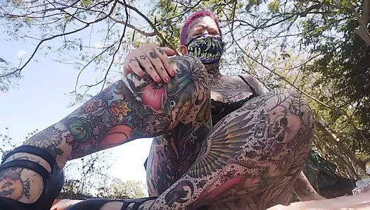 Forest milf creams kendini