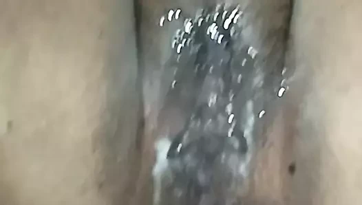 Birkaç kez boşalana kadar komşunun karısını sikiyorum