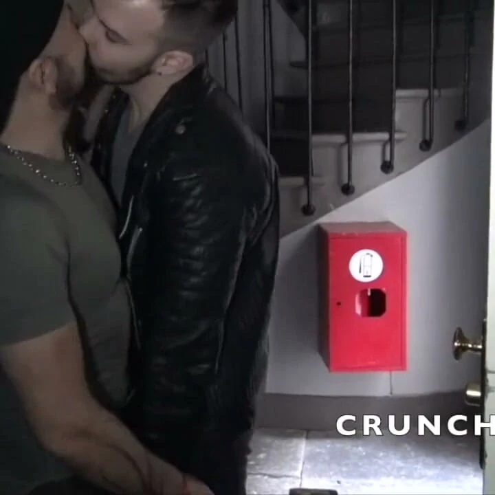 Jeuen hetro baois eun gay pour la jour valentin